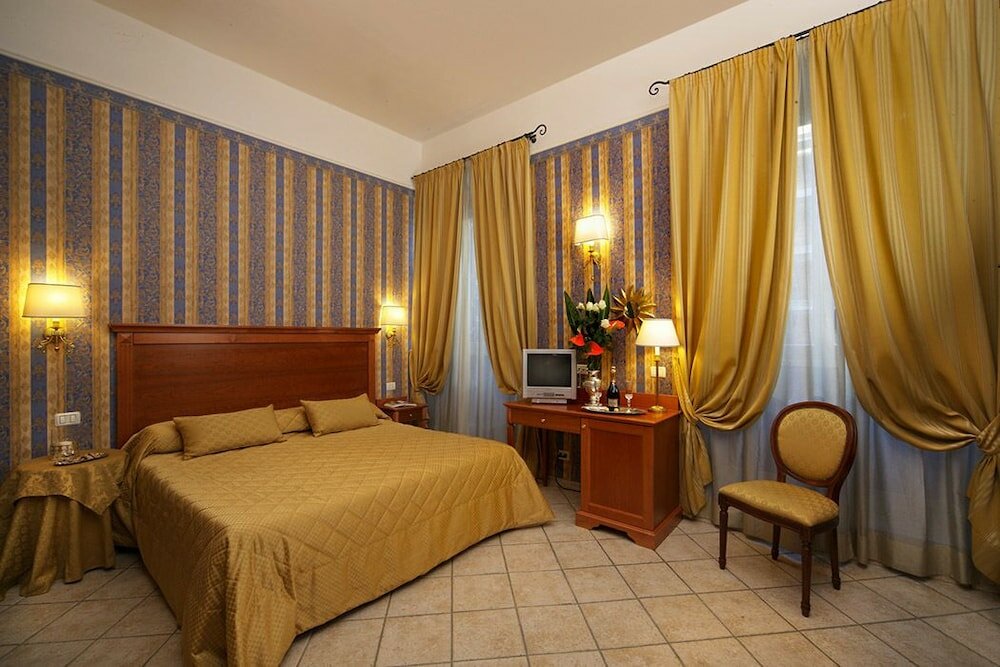 Фото Hotel Golden