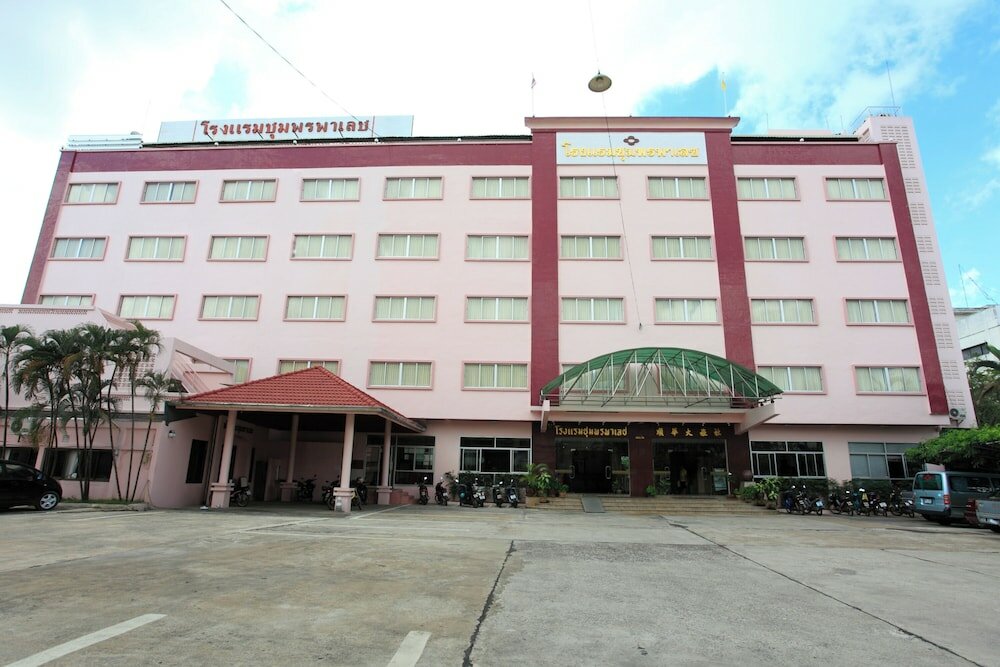 Фото Chumphon Palace Hotel