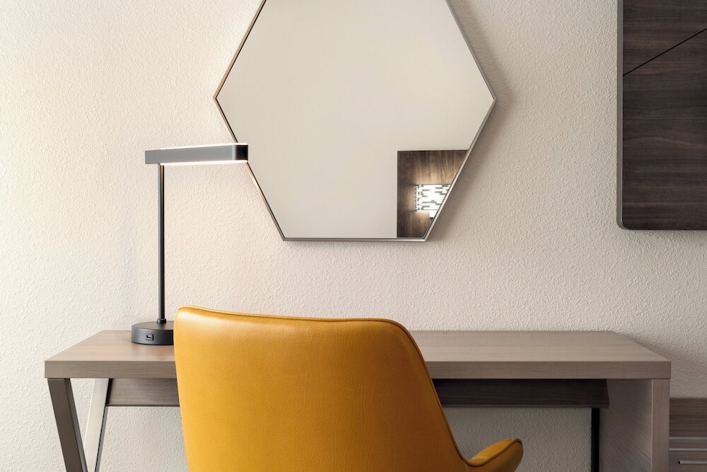 Фото Holiday Inn Express Hotel & Suites Fredericksburg, an Ihg Hotel