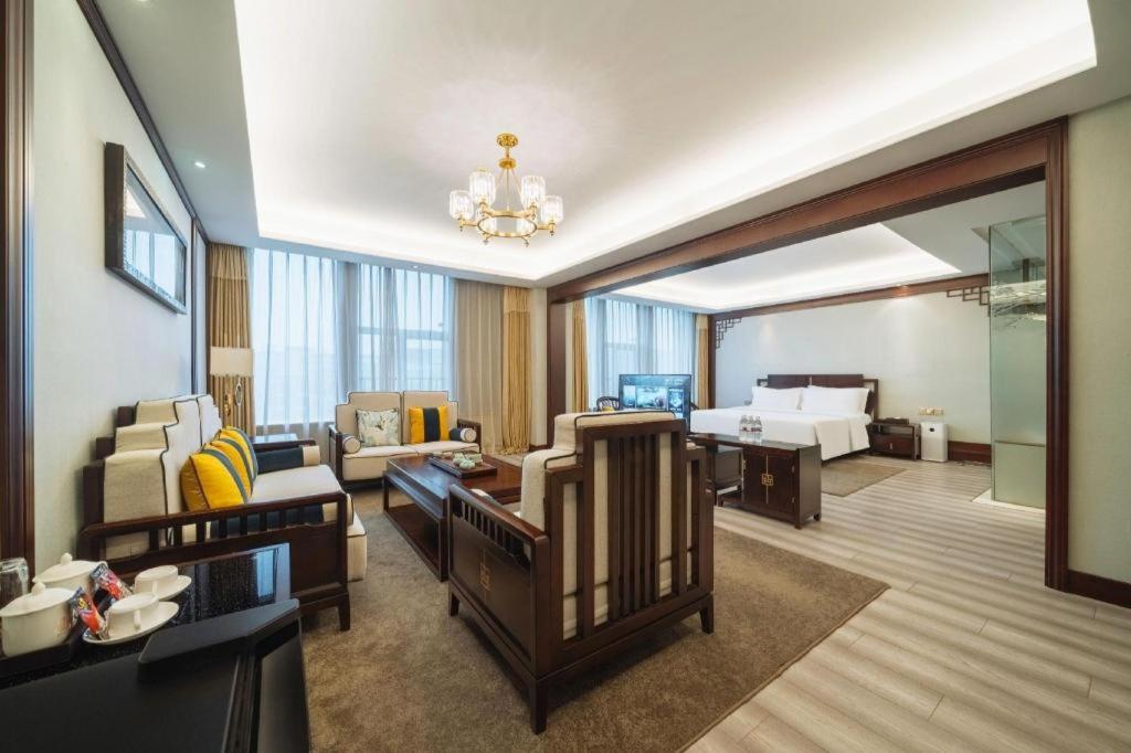 Фото Zijingang International