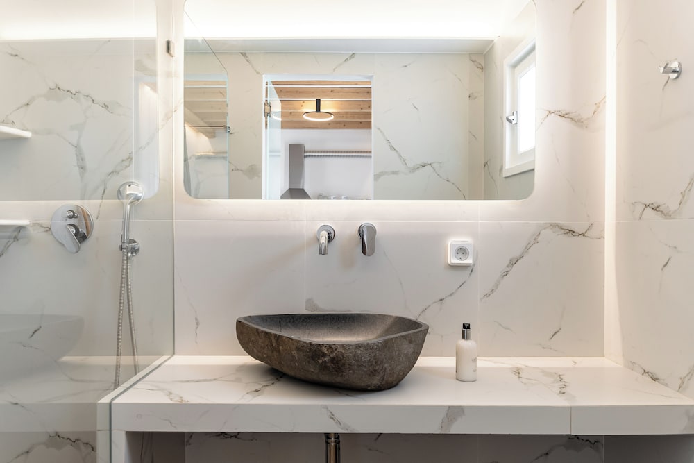 Фото Birikos Hotel & Suites