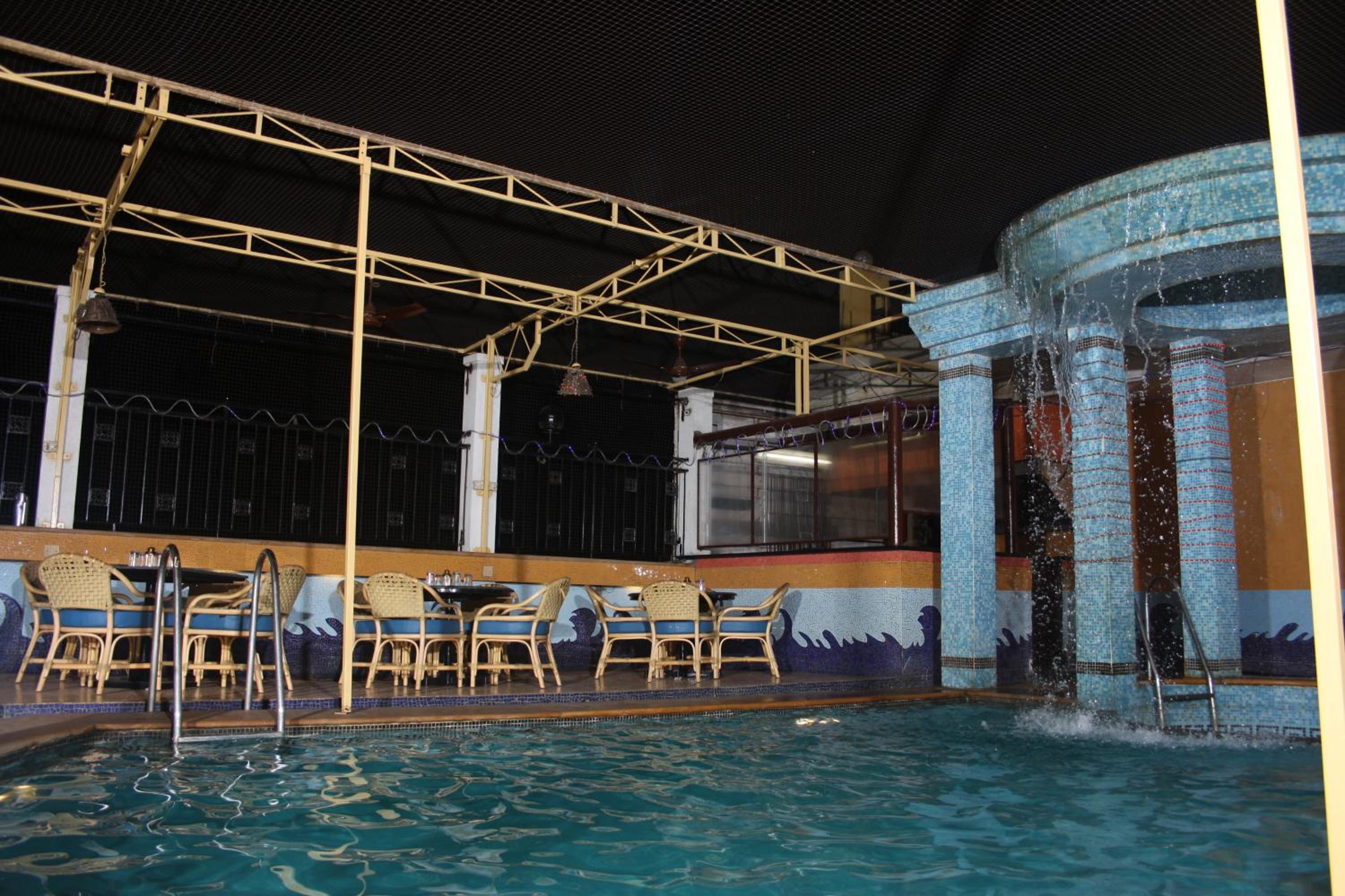 Фото Hotel Karl Residency