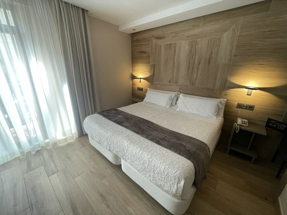 Фото Hotel Castilla Guerrero