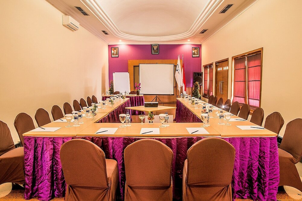 Фото Famous Hotel Kuta