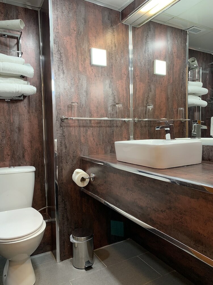 Фото The Bruce Hotel