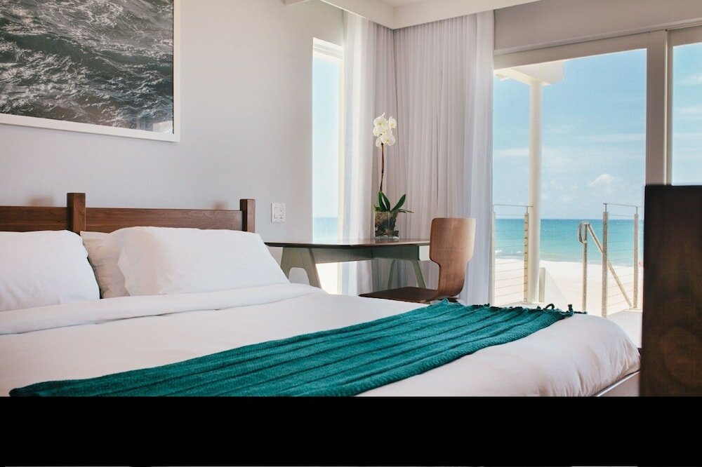 Фото Tides Inn Hotel