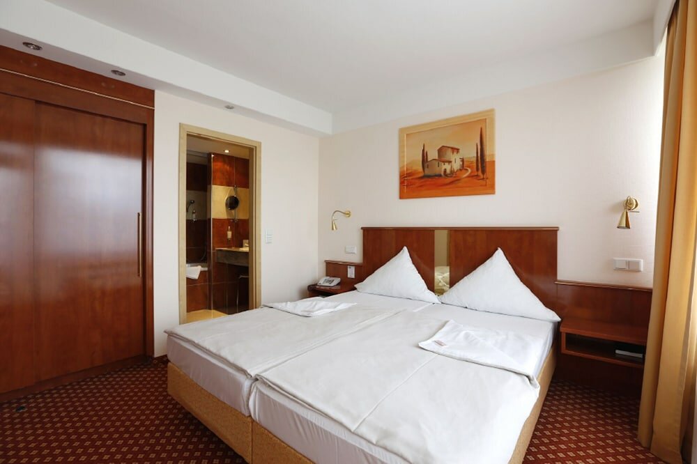 Фото Caravelle Hotel im Park