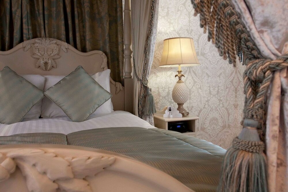 Фото St James Hotel, Bw Premier Collection