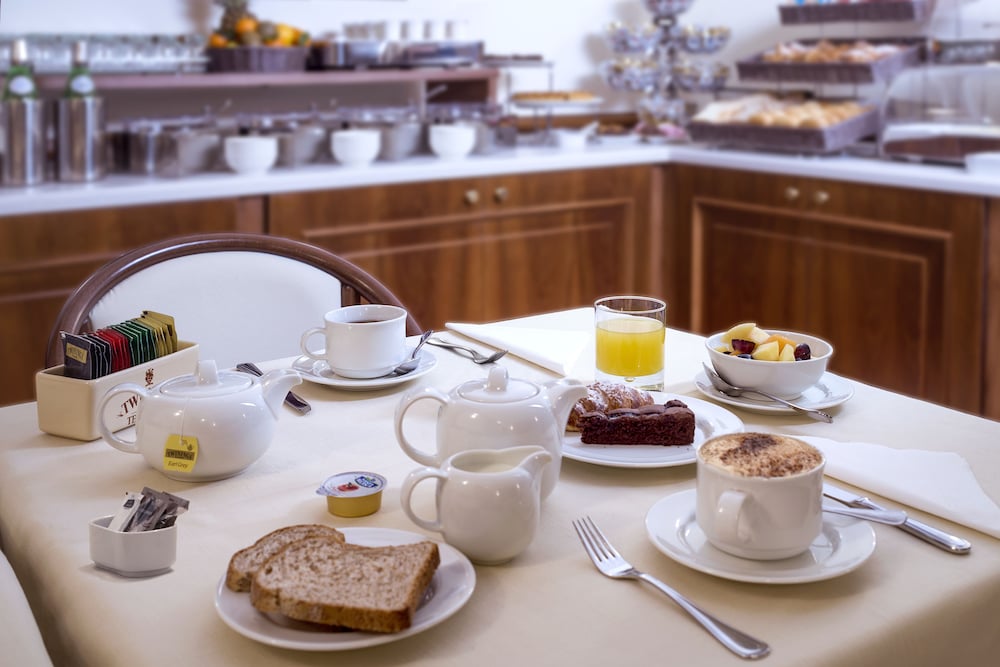 Фото Lancaster Hotel