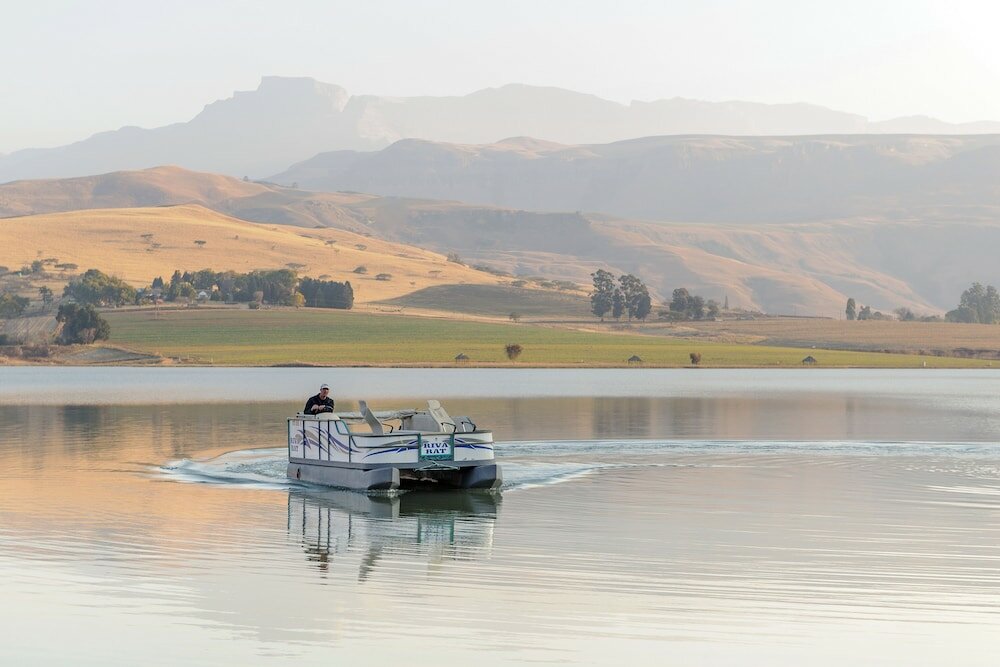 Фото Cayley Mountain Resort