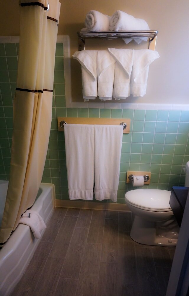 Фото Cocoa Country Inn at Hershey