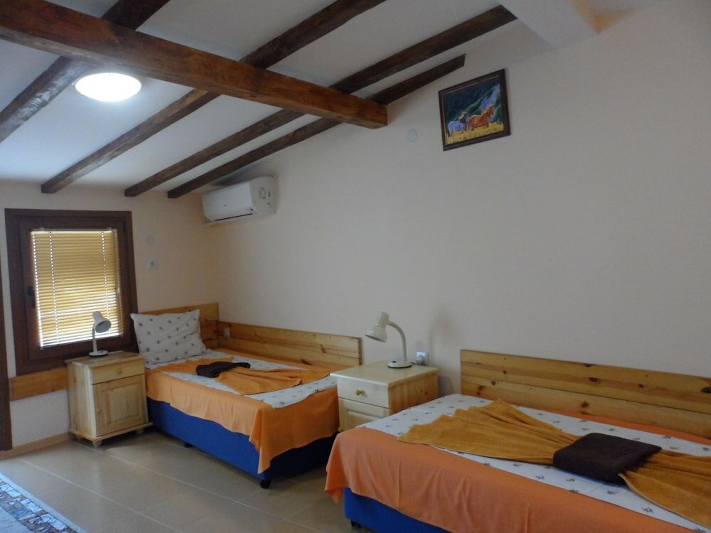 Фото Hotel Varusha