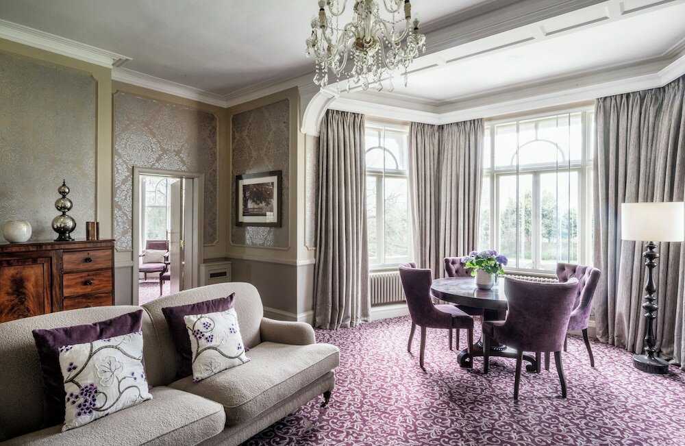 Фото Woodlands Park Hotel