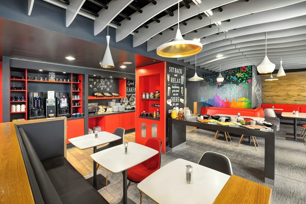 Фото Ibis Brighton City Centre - Station