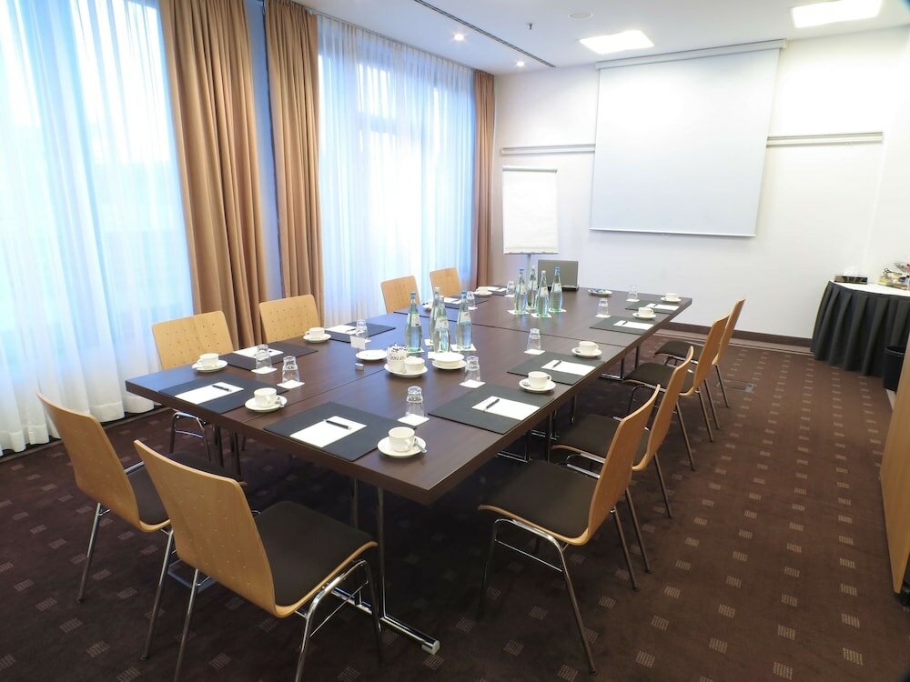 Фото Radisson Blu Hotel, Hannover