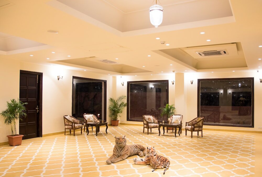 Фото WelcomHeritage Mount Valley Resort, Ranthambore