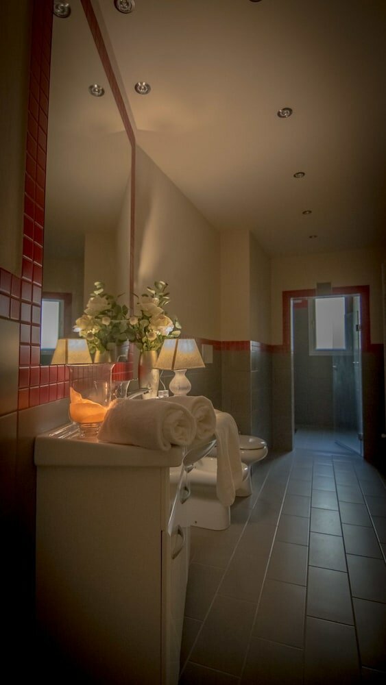 Фото Breathtaking 4bd Apt 5min Walk to Duomo