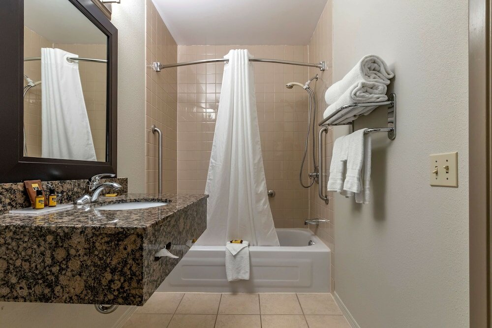 Фото Best Western Plus Pembina Inn & Suites