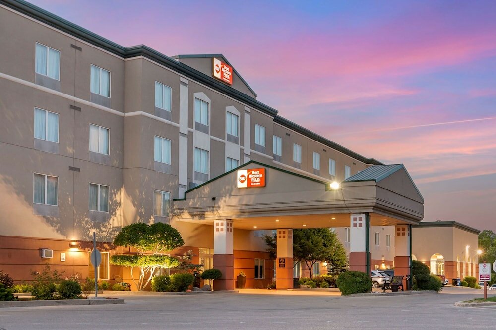 Фото Best Western Plus Pembina Inn & Suites