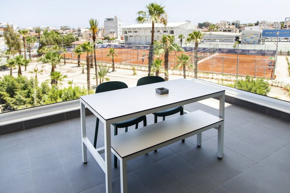 Фото LIV Urban Suites Larnaca