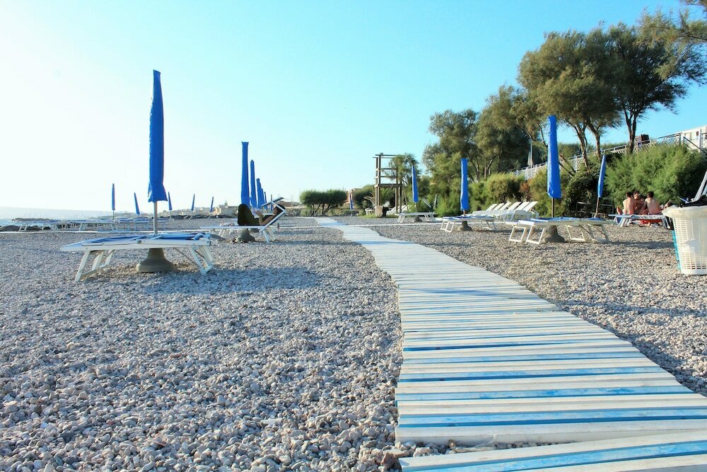 Фото Hotel Puntaquattroventi