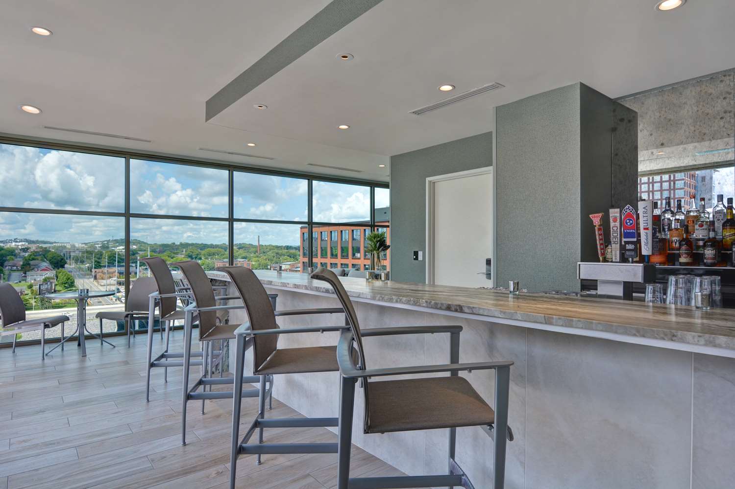 Фото Hampton Inn & Suites Nashville Downtown Capitol View