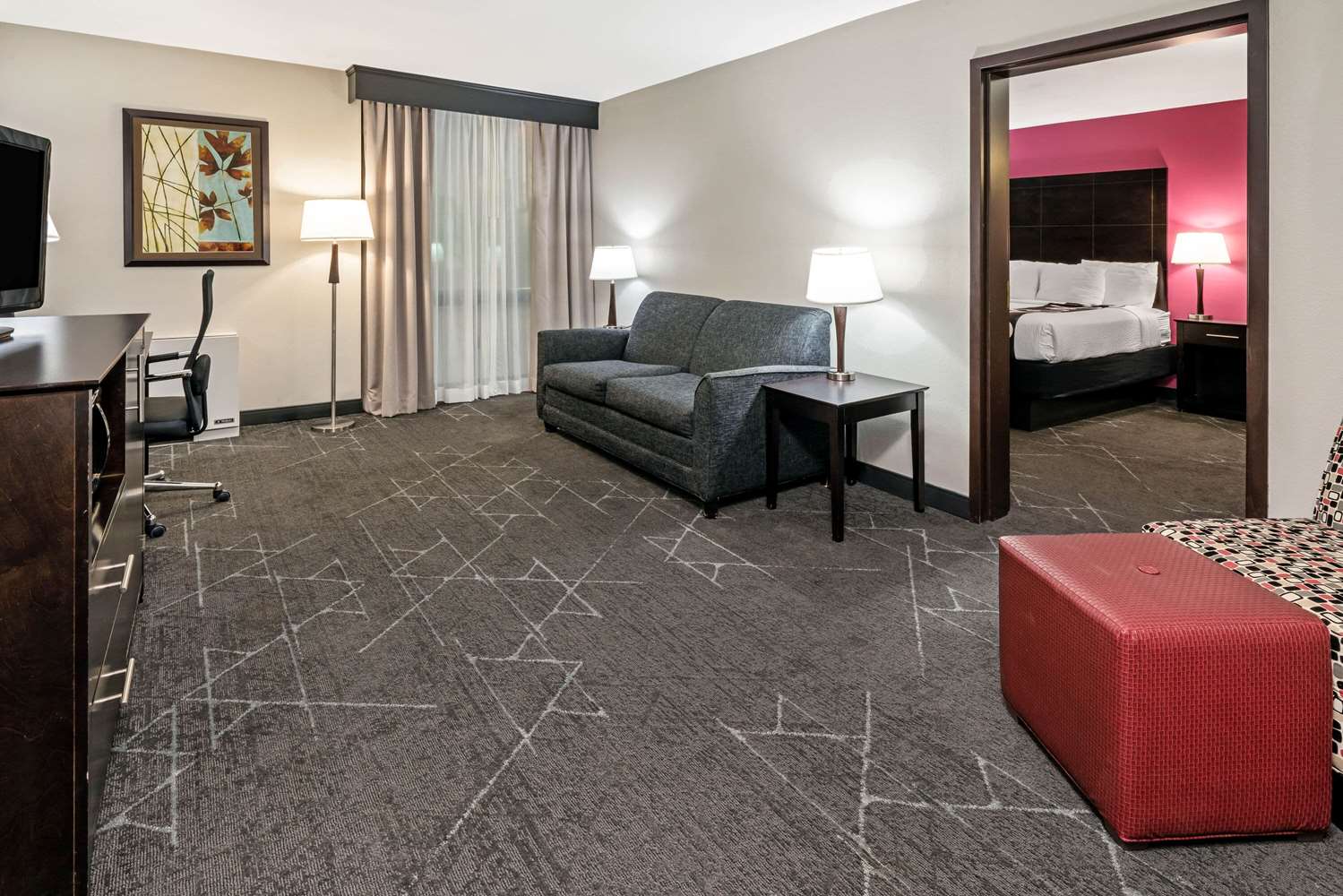 Фото La Quinta Inn & Suites by Wyndham Dallas I-35 Walnut Hill Ln