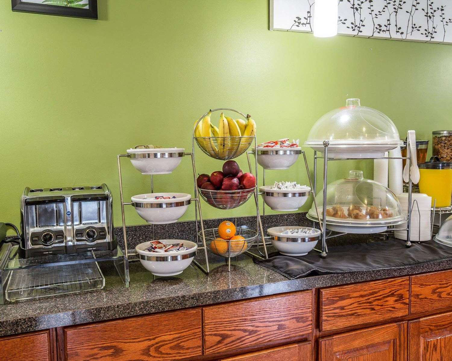 Фото Econo Lodge Inn & Suites Beaumont