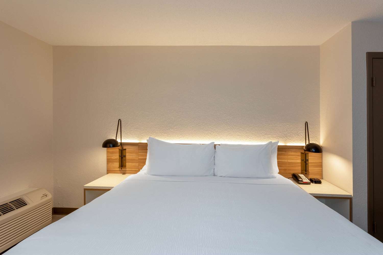 Фото Wyndham Garden Tallahassee Capitol