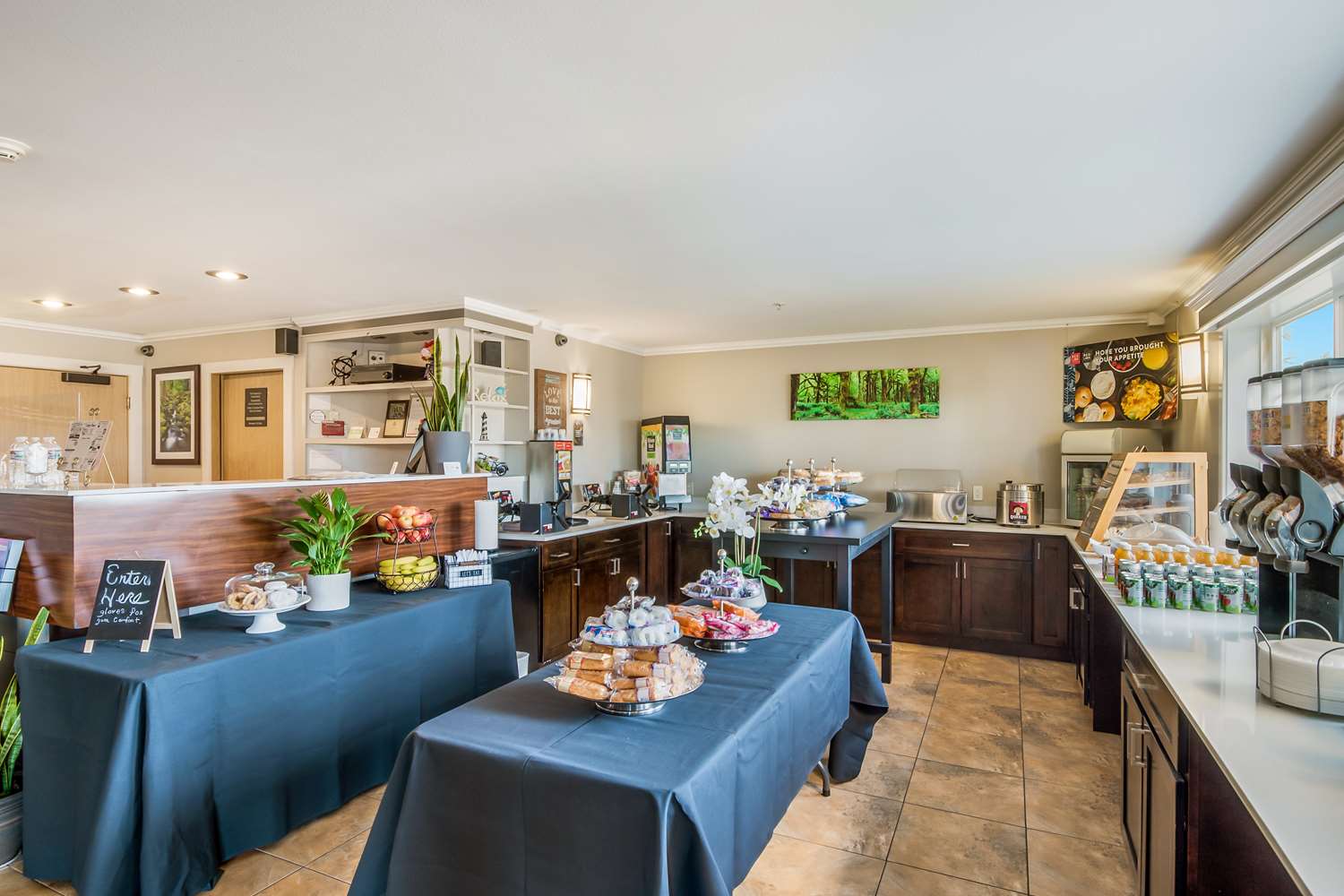 Фото Red Lion Inn & Suites Sequim