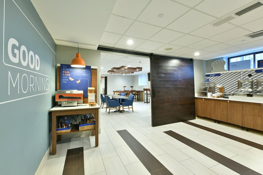 Фото Holiday Inn Express Staten Island West