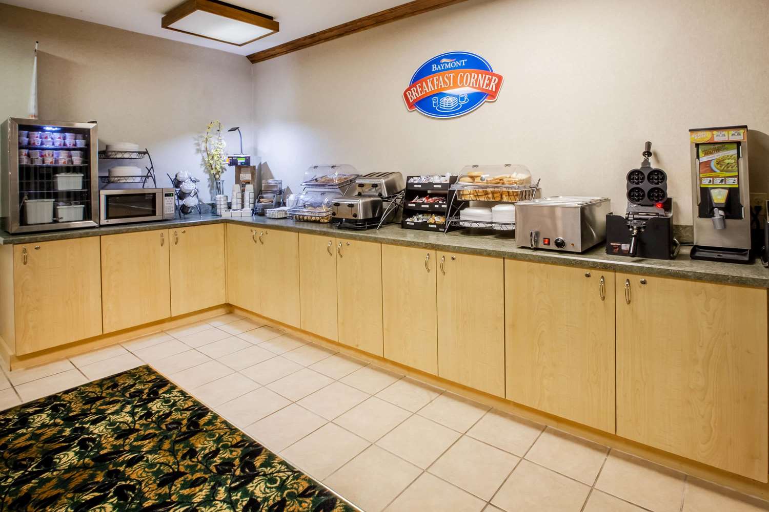 Фото Baymont by Wyndham Mackinaw City