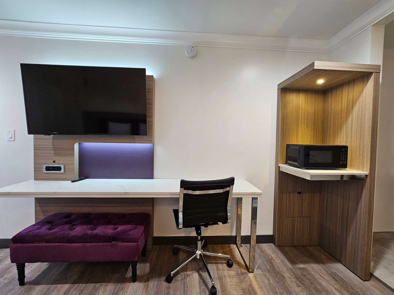 Фото Travelodge by Wyndham Fullerton Near Anaheim