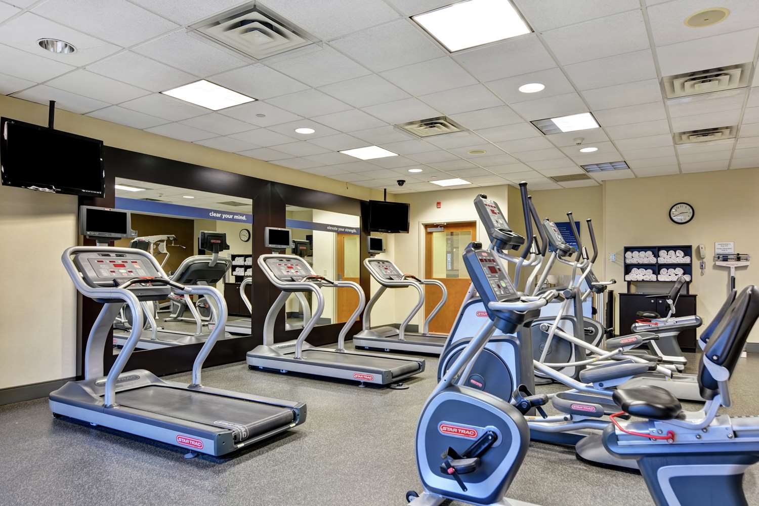 Фото Hampton Inn & Suites Newark-Harrison-Riverwalk