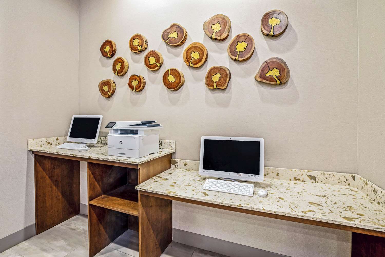 Фото La Quinta Inn & Suites by Wyndham Waco Downtown - Baylor