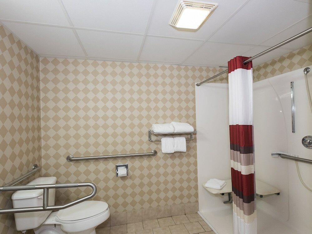 Фото Red Roof Inn Hartford - New Britain