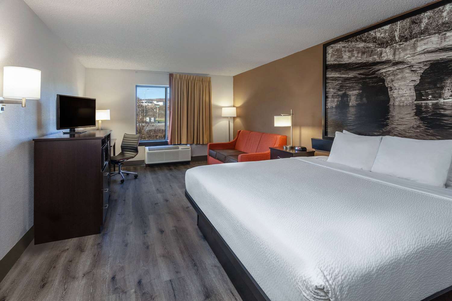 Фото Super 8 by Wyndham Wausau