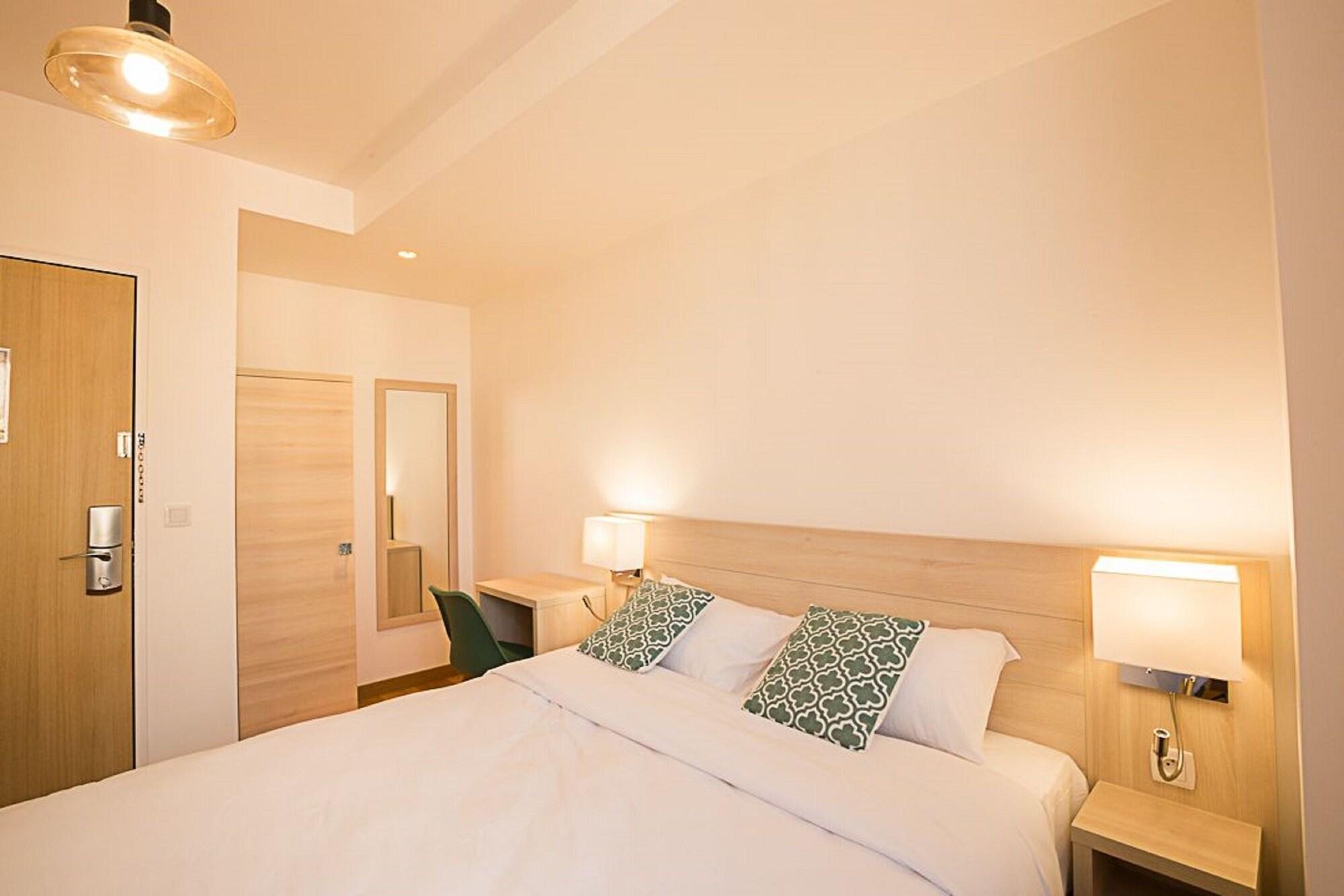 Фото Hotel Ambassadeur