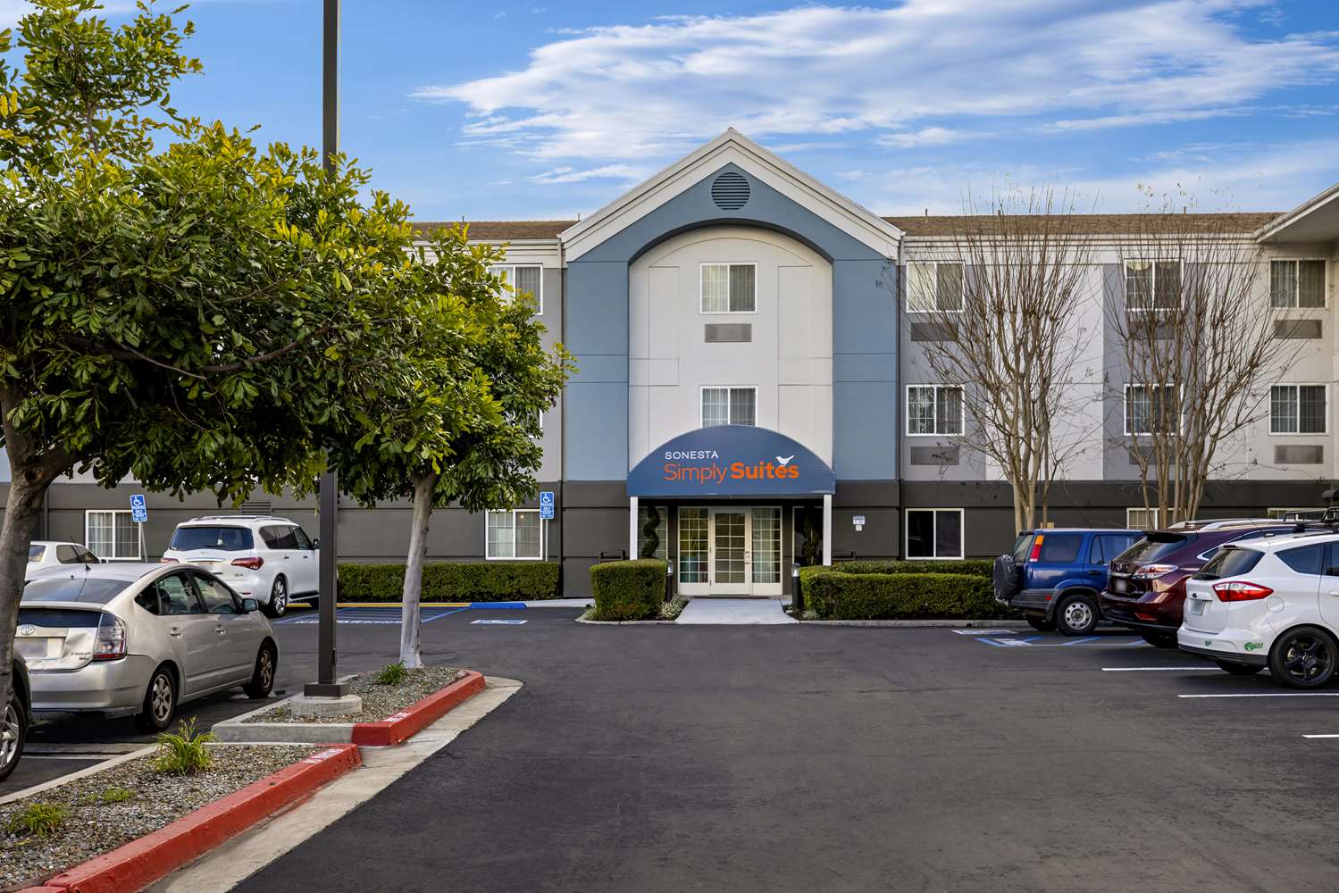 Фото Sonesta Simply Suites Irvine East Foothill