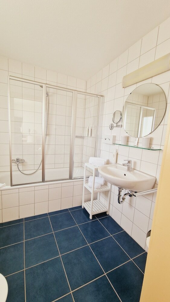 Фото Hotel Garni Metzingen