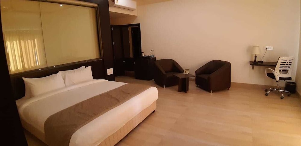 Фото The Fern Residency Parbhani