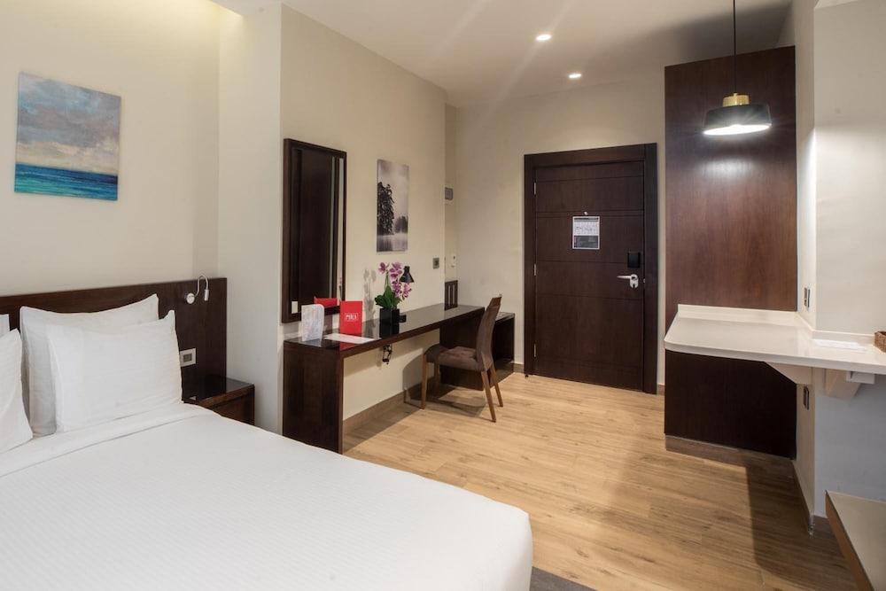 Фото The Compass Hotel