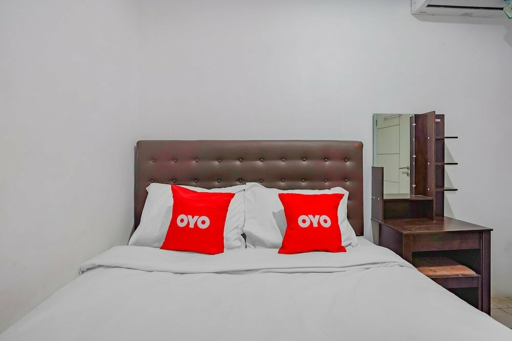 Hotel Spot On 90110 A1 Pakis Argosari, Surabaya, photo