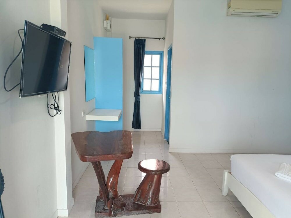 Фото March Samui