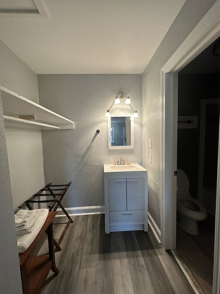 Фото Courtland Inn Motel