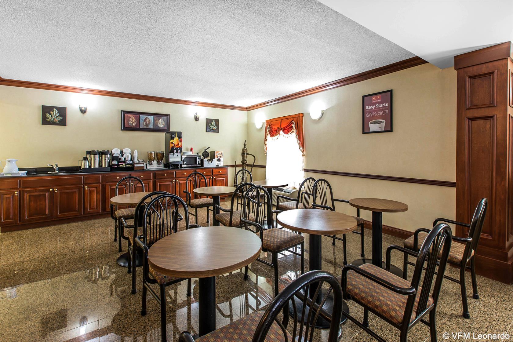 Фото Econo Lodge At Six Flags