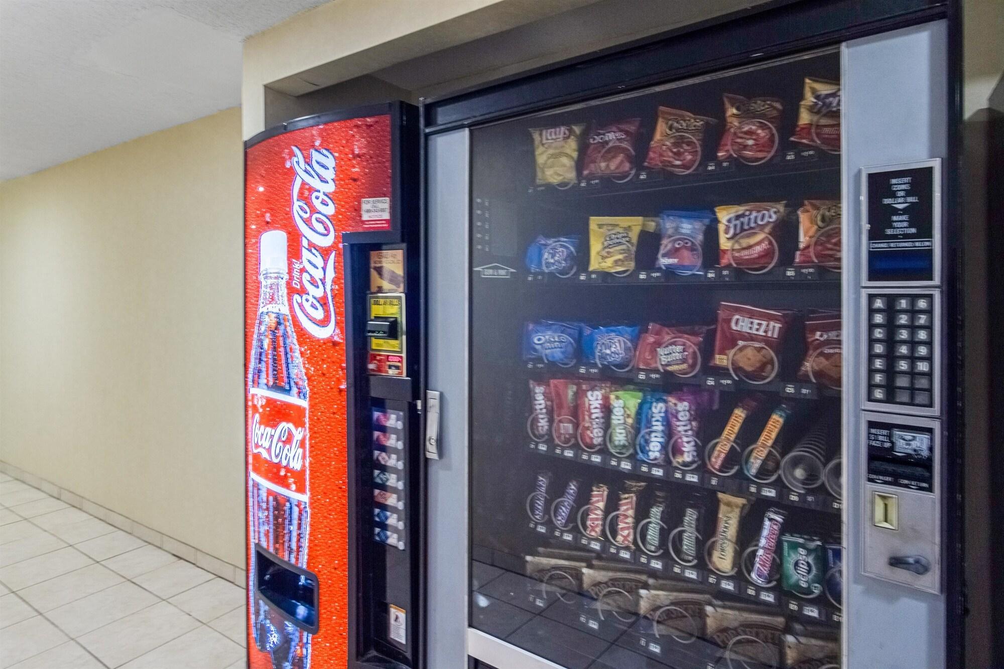 Фото Motel 6 Groton, Ct