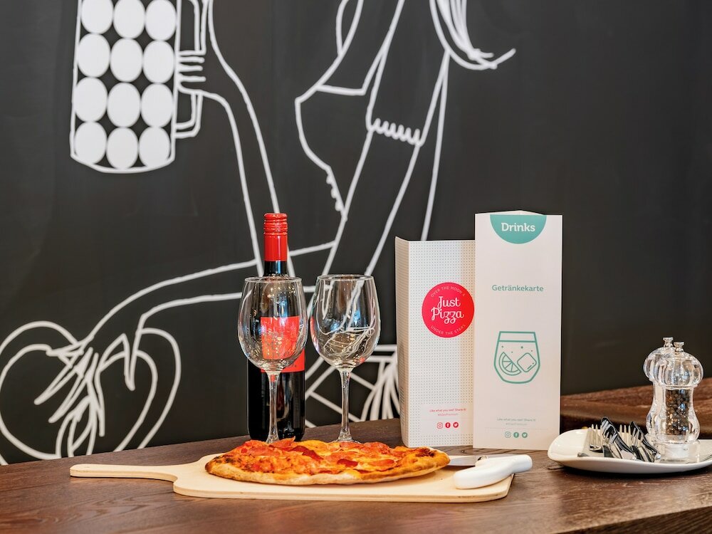 Фото Premier Inn Munich City Centre