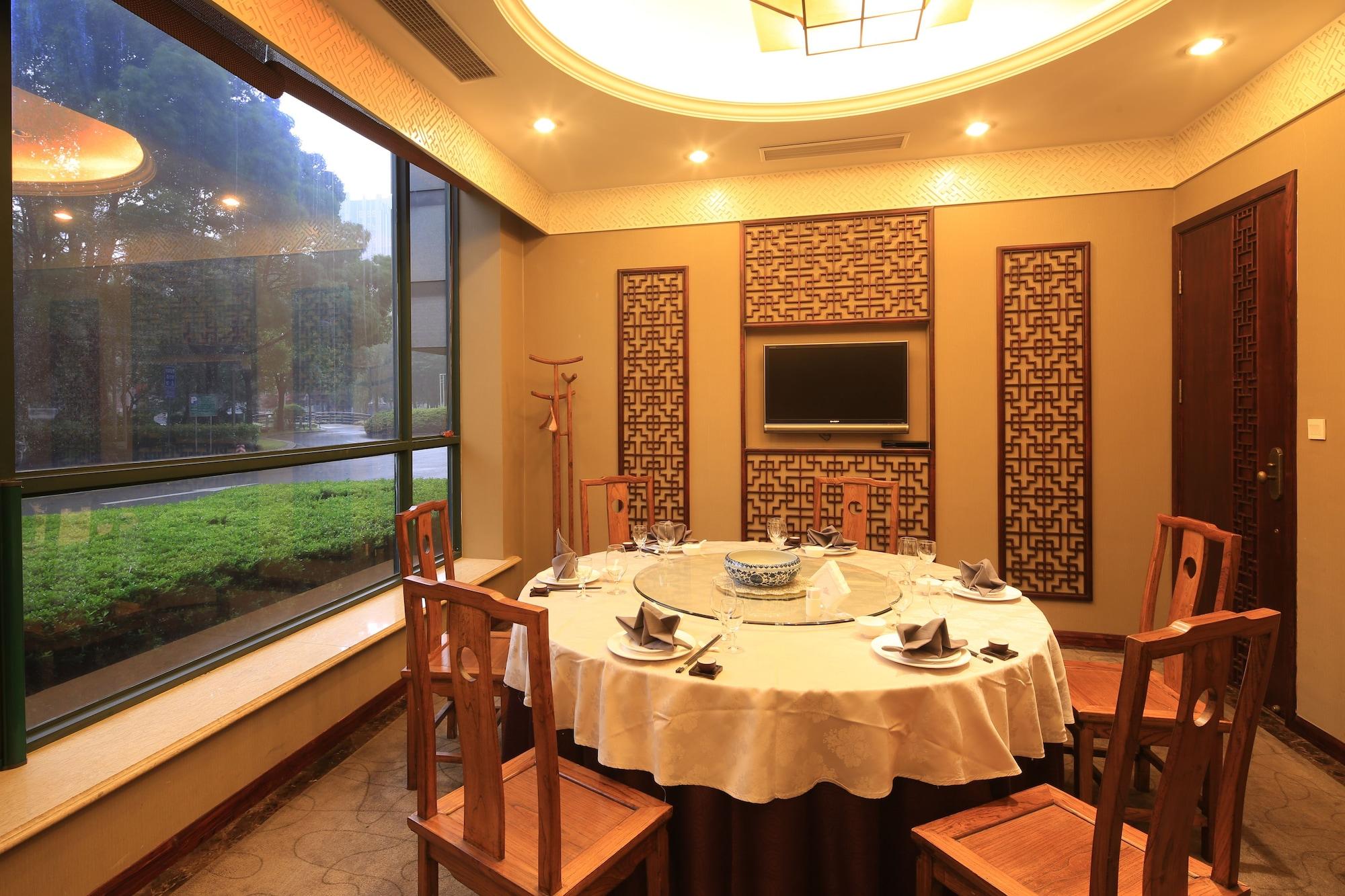 Фото Ramada Plaza Shanghai Caohejing