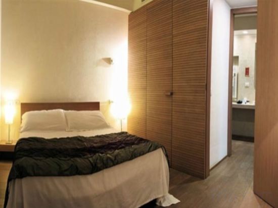 Фото Hotel De la Ville